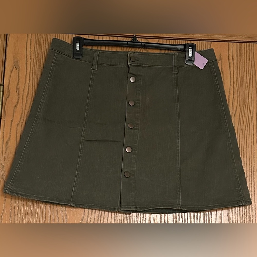 Falls Creek size 18 skirt